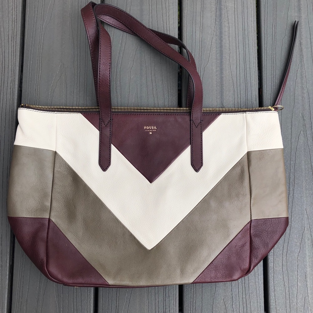 FOSSIL Sydney shopper